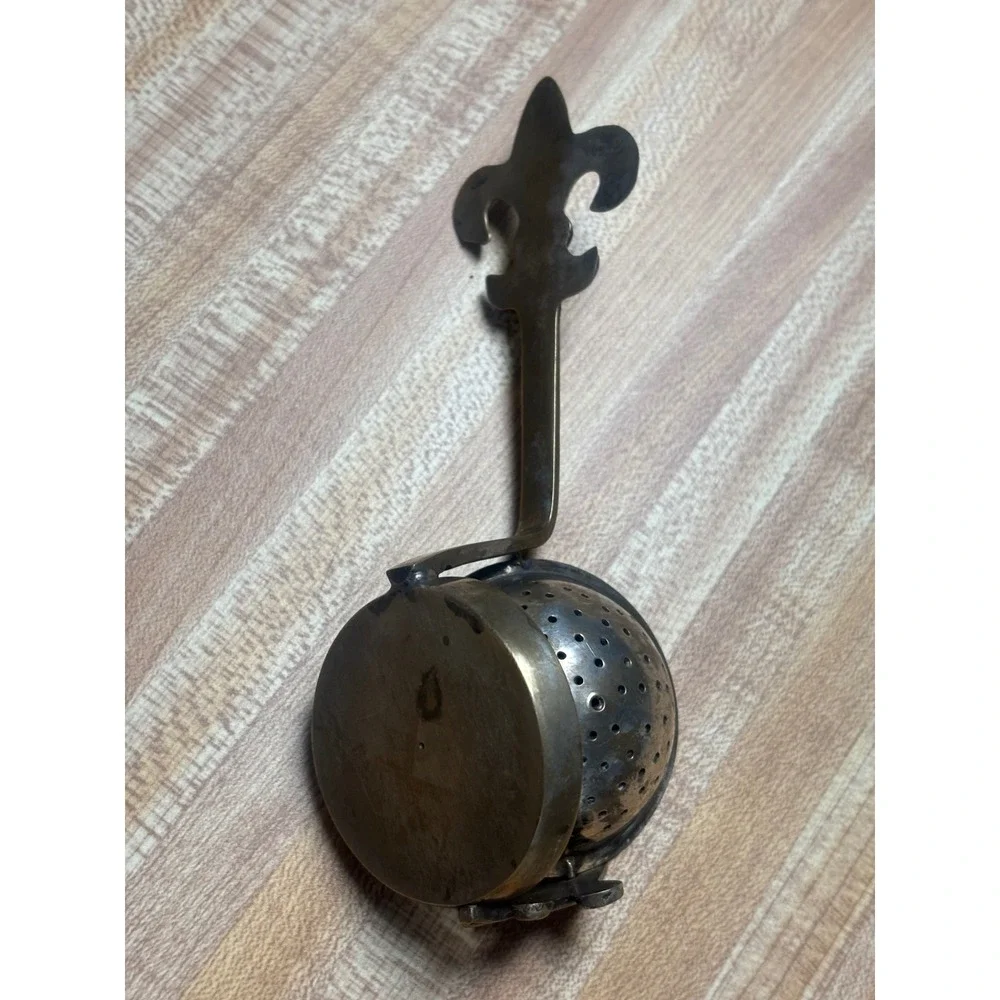 Vintage Fleur De Lis Tea Strainer with Drip Bowl Swivel Infuser Gold Tone